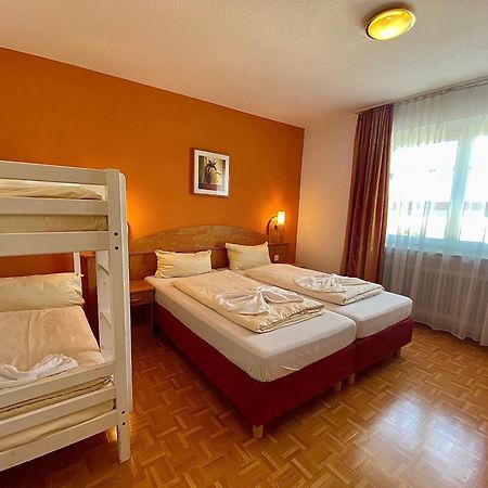 Hotel Gasthof Rose ギュンツブルク エクステリア 写真